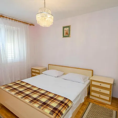 Smiljan Apartment Primosten